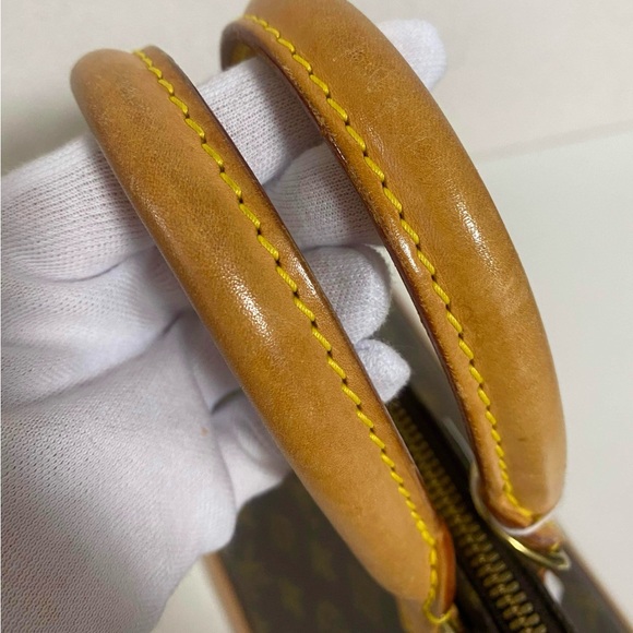 Louis Vuitton Monogram Alma PM - Picture 8 of 14